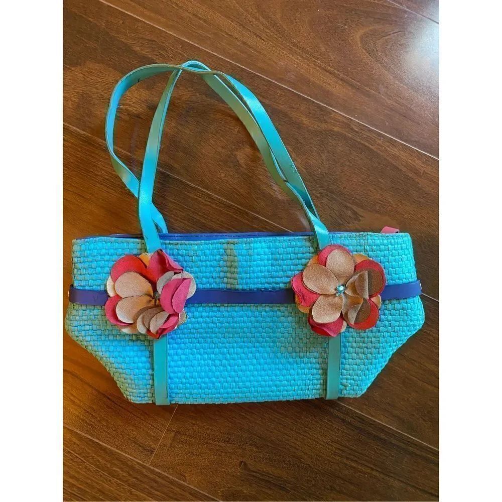 Small woven floral tote